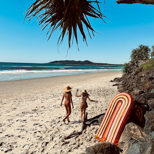 Luxe Lie-On Float Rainbow